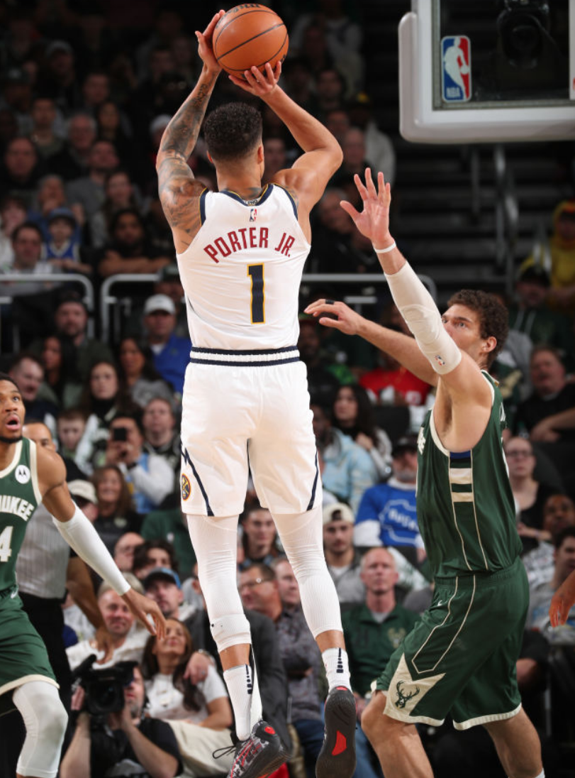 雄鹿鏖战吉林队，戈贝尔统治全场