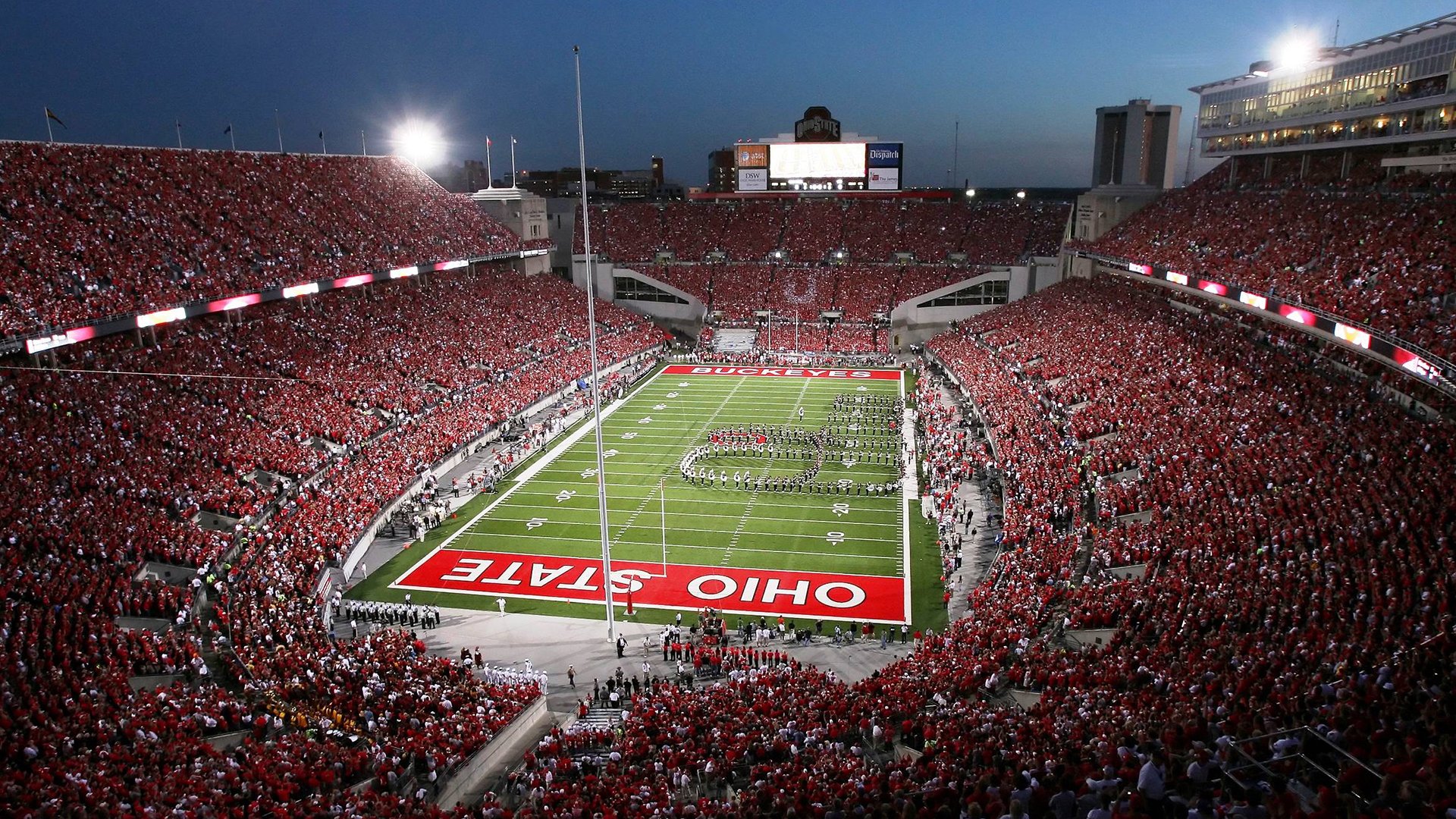 意甲焦点战之夜，布克成为胜负手，当篮球巨星闯入足球圣殿的隐喻